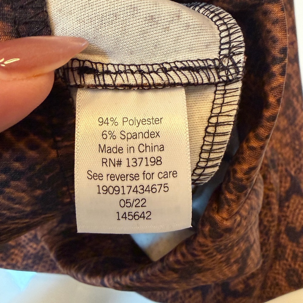 #229 NWT Elegant Brown Patterned Scuba Pants with zippers at ankles. - Picture 5 of 10